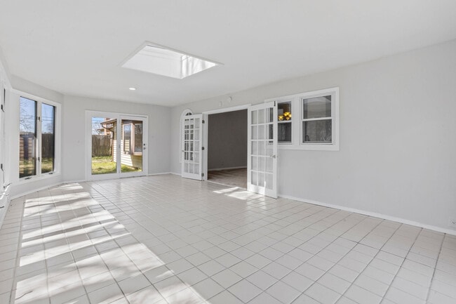 Building Photo - 79 Penfield Ln