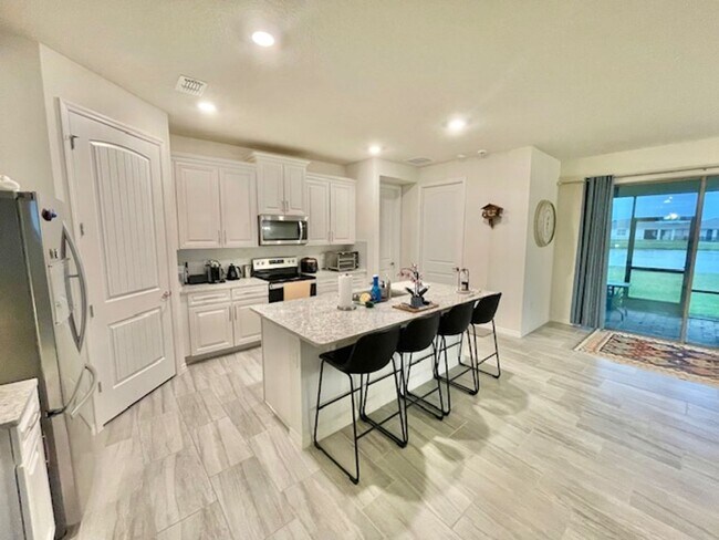 Building Photo - Sanford - 2 Bedroom, 2 Bathroom - $2,495.00