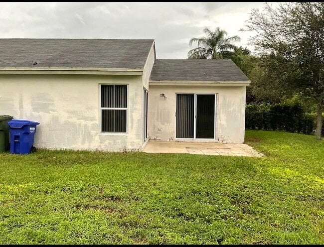 Building Photo - 20710 NW 21st St