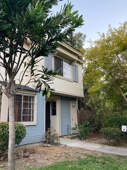 Building Photo - 2187 Haller St