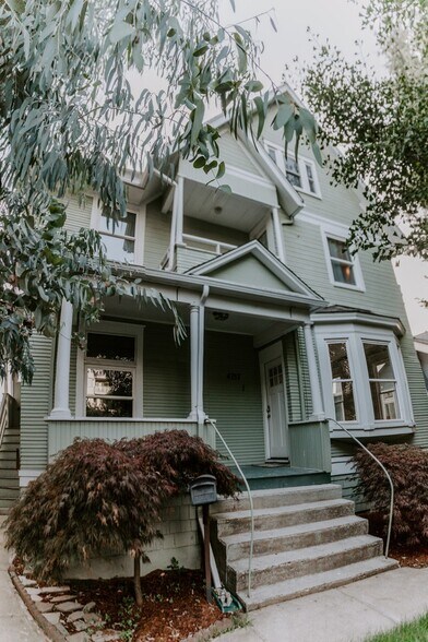 Front Yard of historic home - 4757 36th Ave S
