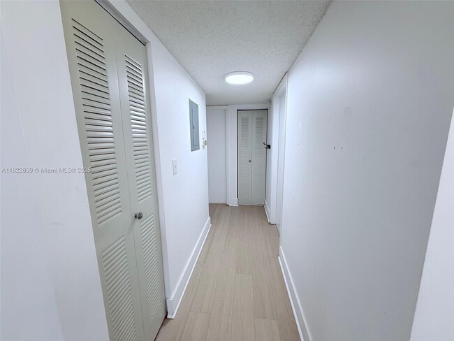 Building Photo - 9352 S Belfort Cir