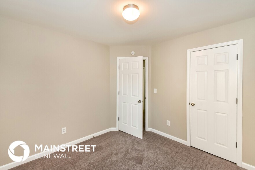 Building Photo - 5664 Wakehurst Dr