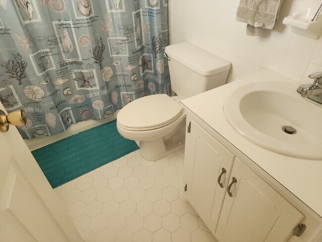 Building Photo - Single Level Three Bedroom Ranch Style Home in Ridgeland, SC!