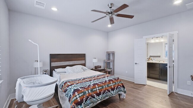 Building Photo - 223 Claremont Ave