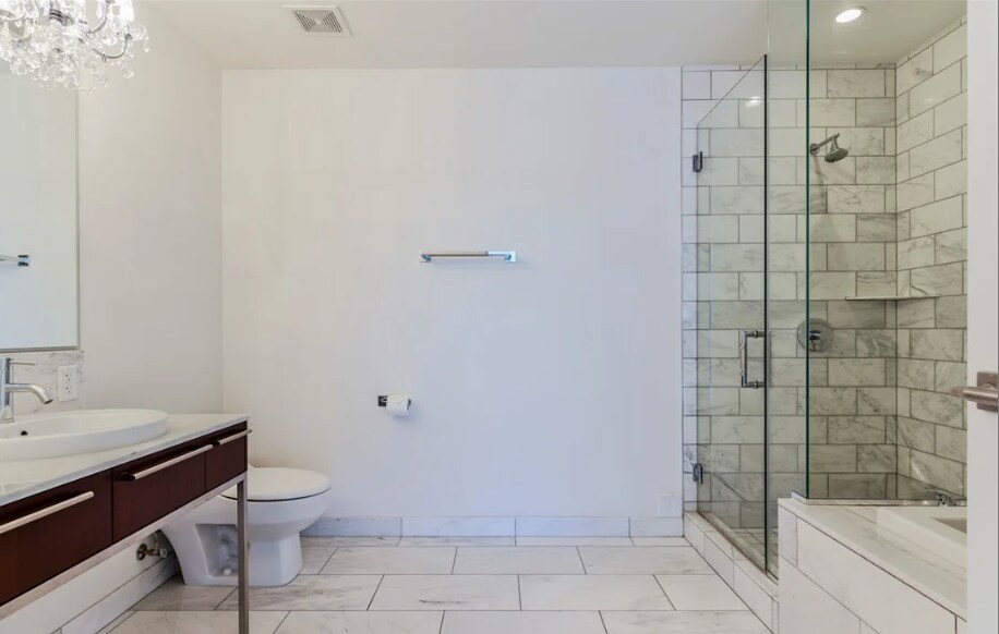 Building Photo - 4471 Dean Martin Dr