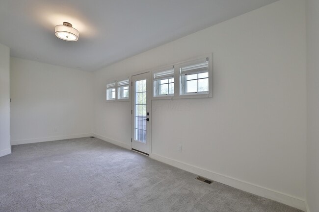 Building Photo - 125 S Knox St