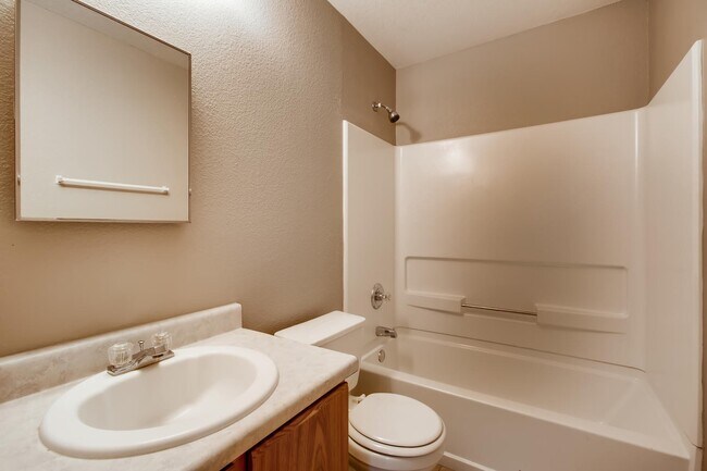 Building Photo - 4BR/2.5 Bath near the San Antonio Medical Center!!!
