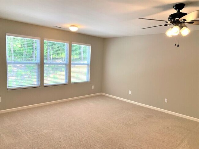 Building Photo - Newer Home in Reedy Fork, SS Appliance, Gr...