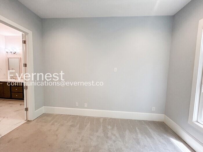 Building Photo - 1099 Briar Cove Cir