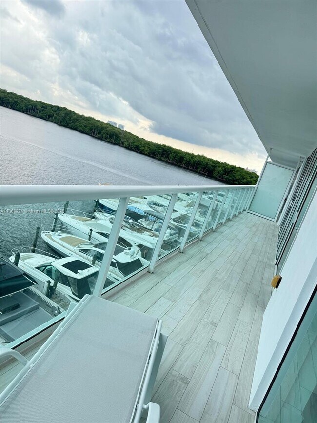 Building Photo - 400 Sunny Isles Blvd