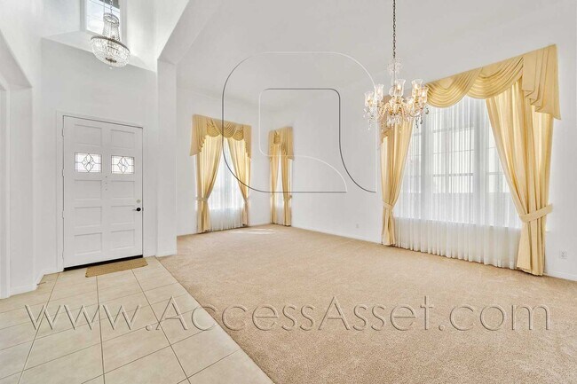 Building Photo - Huge 5 Bed/ 3.5 Bath Home In Desirable Gated Rancho Madera community In Temecula!