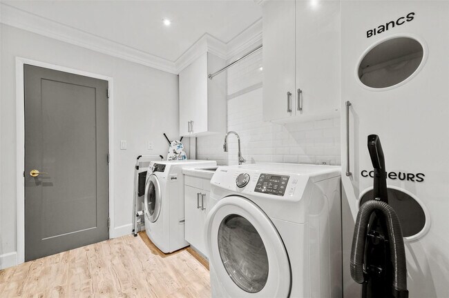 Building Photo - 1221 SW 18th St