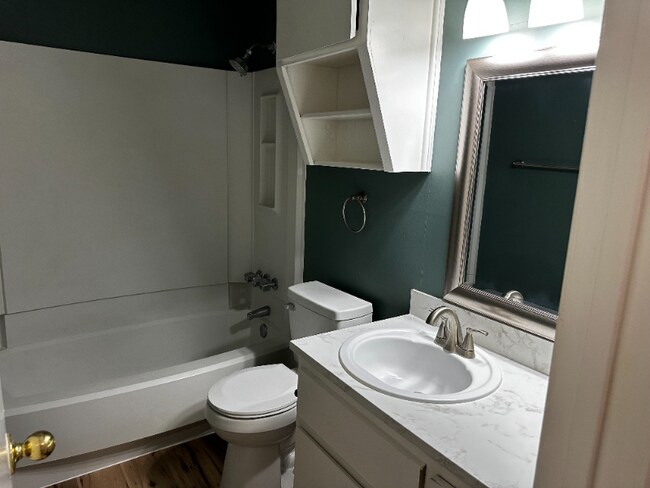 Building Photo - 1214 Baylor Ave