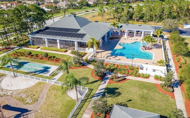 Building Photo - 870 Remington Green Dr SE