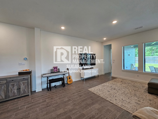 Building Photo - Move-In Ready Home in Sienna with Resort Amenities