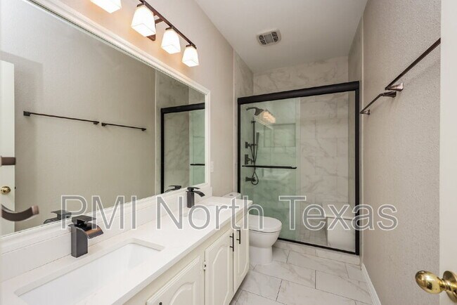 Building Photo - 325 Crooked Tree Ct