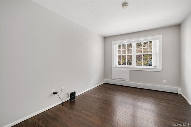 Building Photo - 114 Nottingham Rd