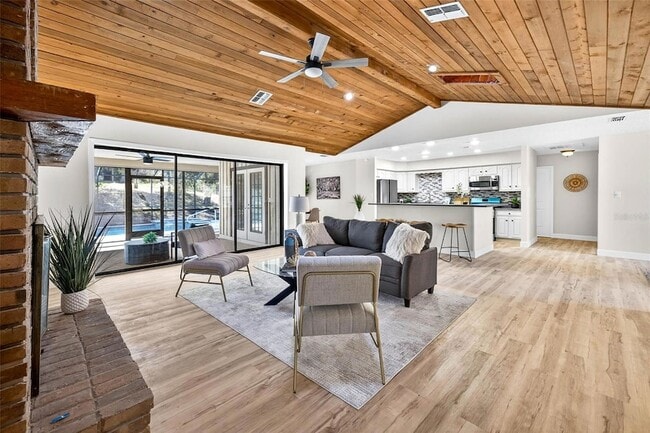 Building Photo - 14252 Trinity Rd