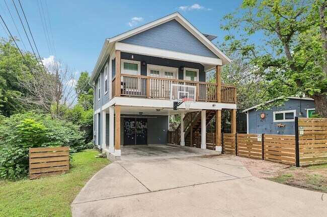 Building Photo - 4315 Bellvue Ave