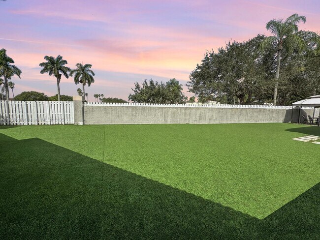 Building Photo - 1015 NW 125th Terrace
