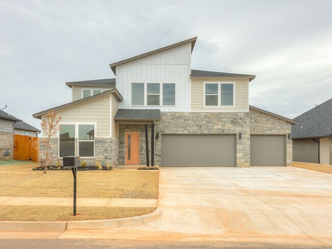 Primary Photo - Beautiful home in Edmond
