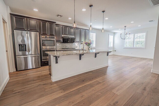 Building Photo - Beautiful 4-Bedroom Home with Solar and EV Charger in West Hills, Valencia!