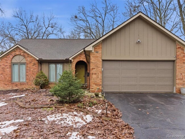 Building Photo - 4495 Maybee Rd