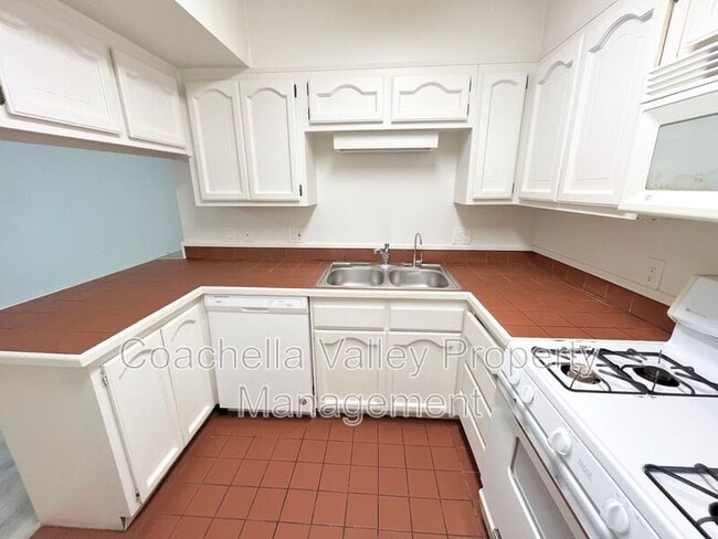 Building Photo - 74050 Chicory St