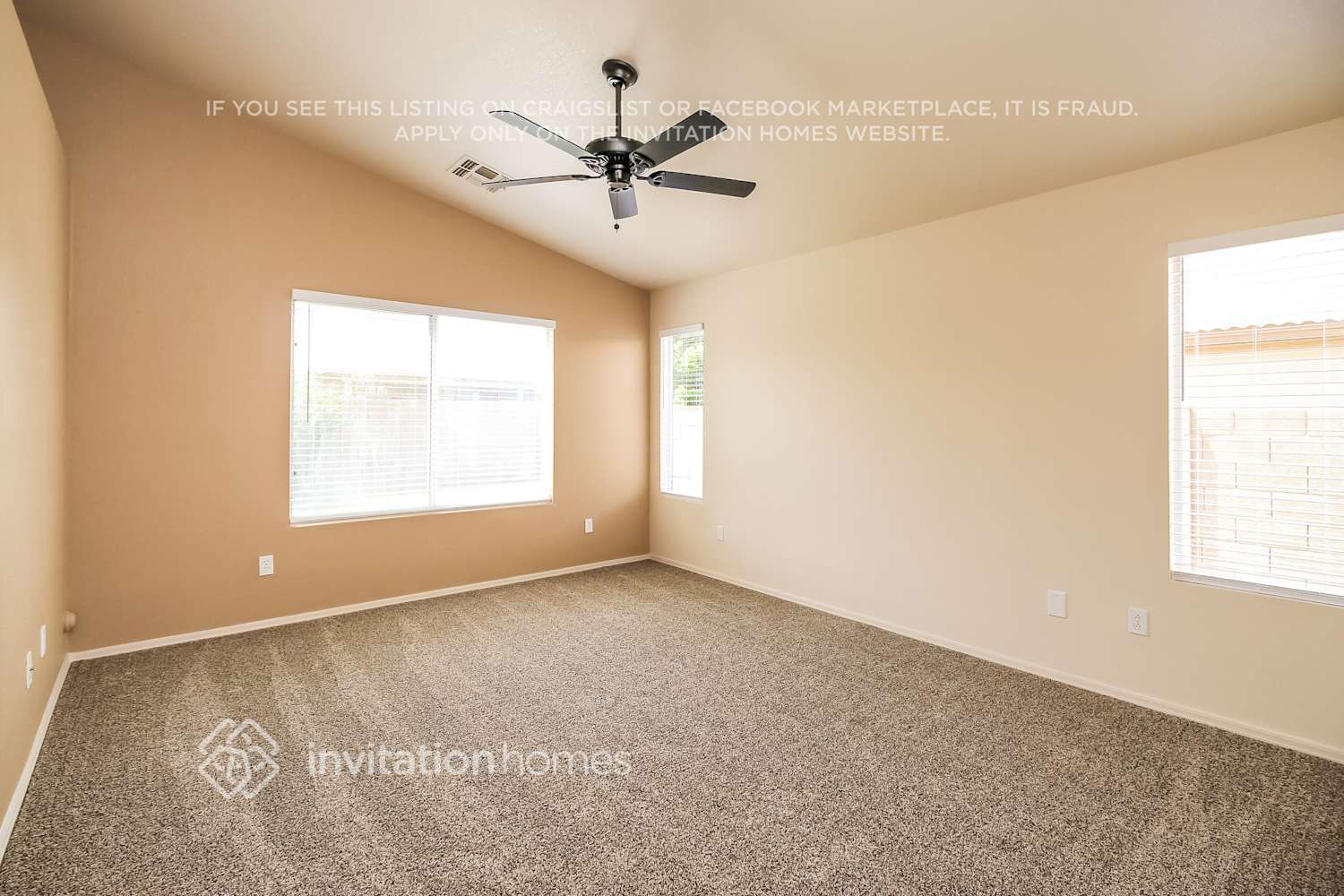 Building Photo - 2751 E Terrace Ave