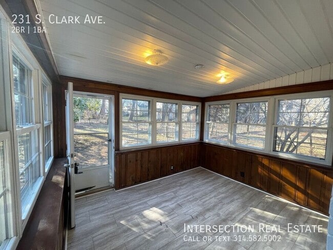 Building Photo - 231 S Clark Ave