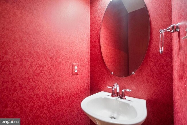 Primary Photo - 6081 Madison Pointe Ct