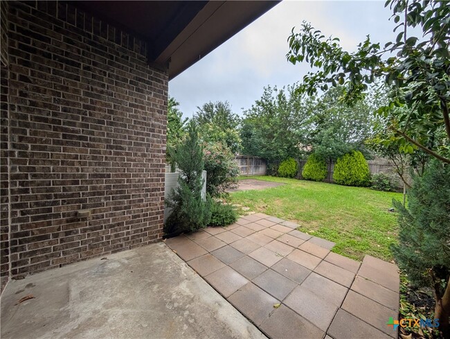 Building Photo - 669 Creekside Cir