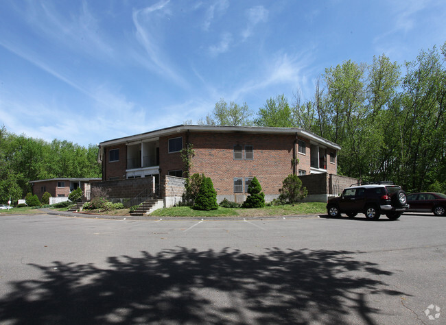 Primary Photo - Carousel Apartments