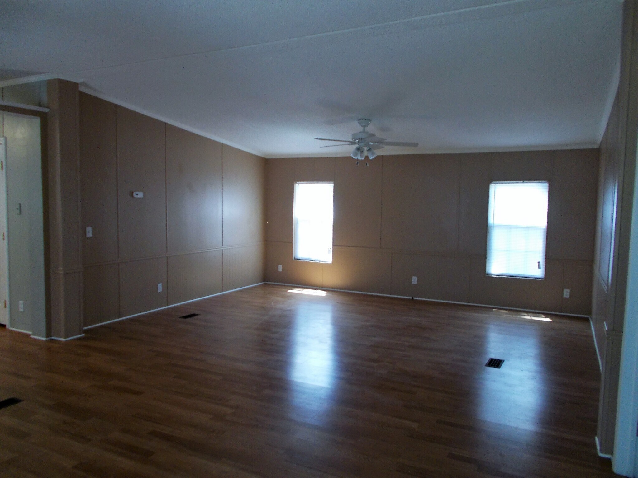 Building Photo - 22696 Lakeway Hbr