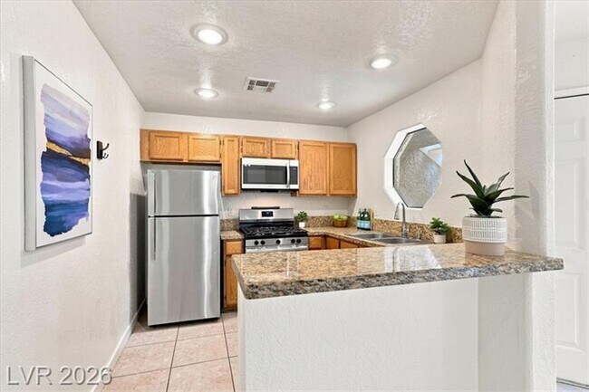 Building Photo - 5042 S Rainbow Blvd