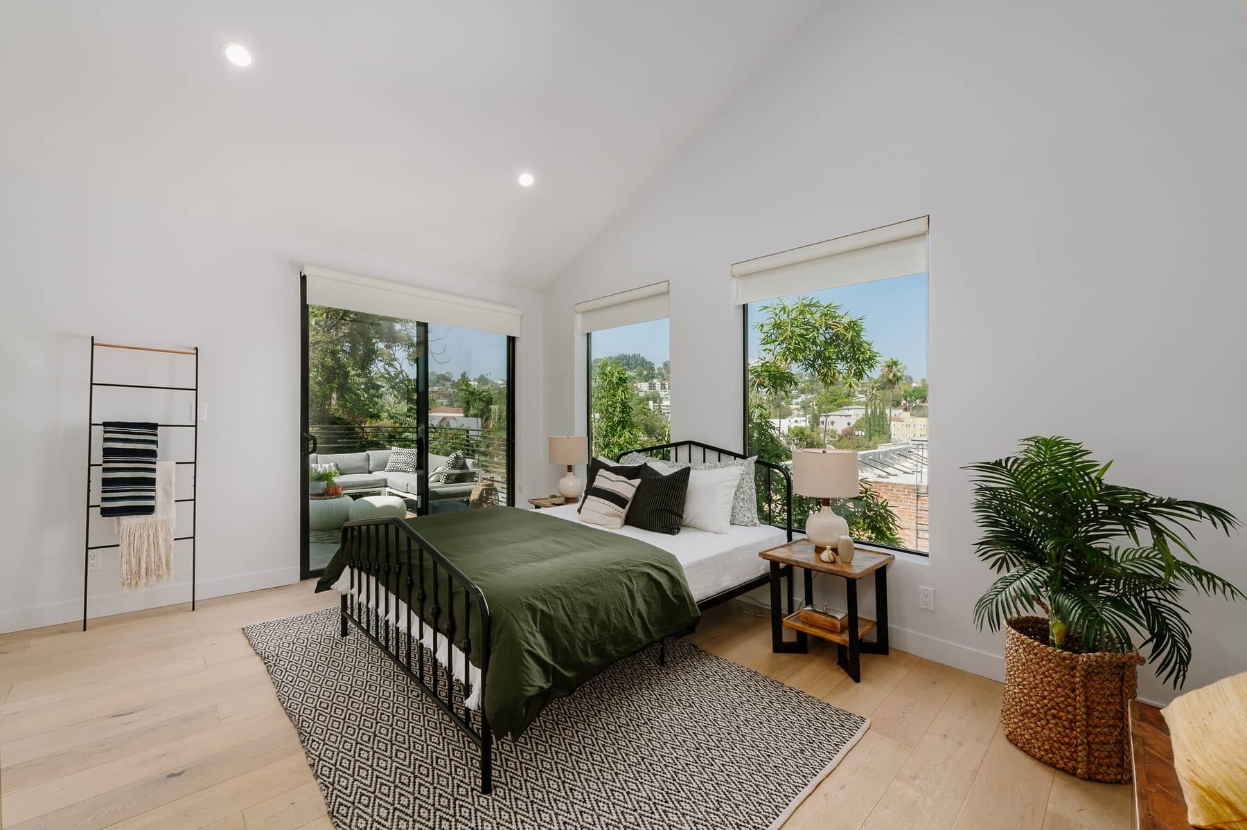 Building Photo - 3429 Larissa Dr