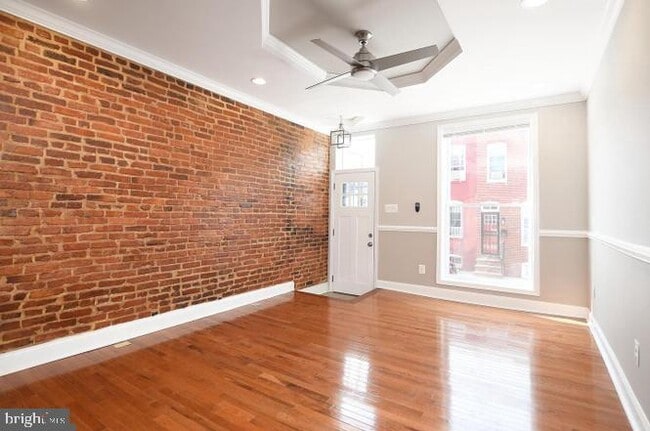 Building Photo - 2624 Llewelyn Ave