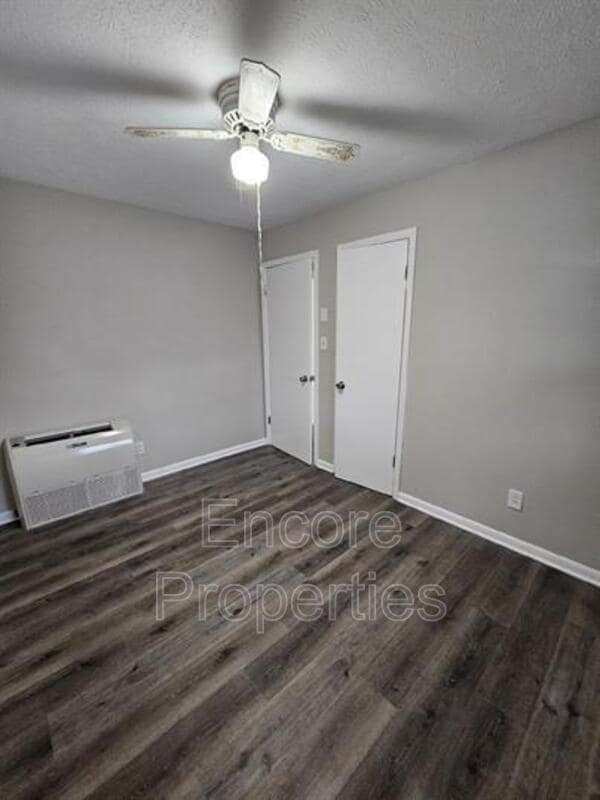 Building Photo - 901 Weiss Ave