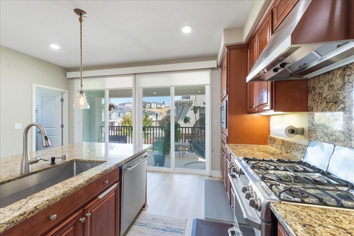 Kitchen - 2821 Stringham Way