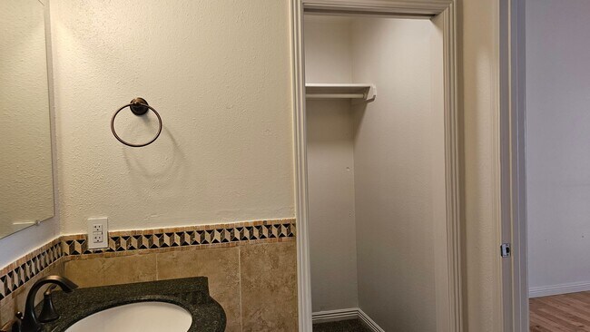 Building Photo - Rare Single-Level 3BR Home w/ Yard & 2-Car Garage