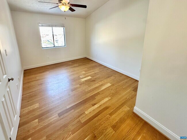 Building Photo - 104 Turtle Creek Rd