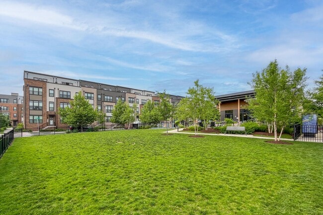 Building Photo - 16560 Crabbs Branch Way