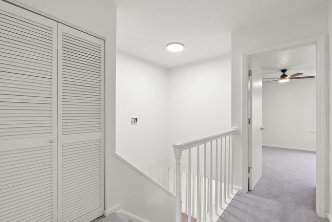 Building Photo - 111 Fernridge Dr