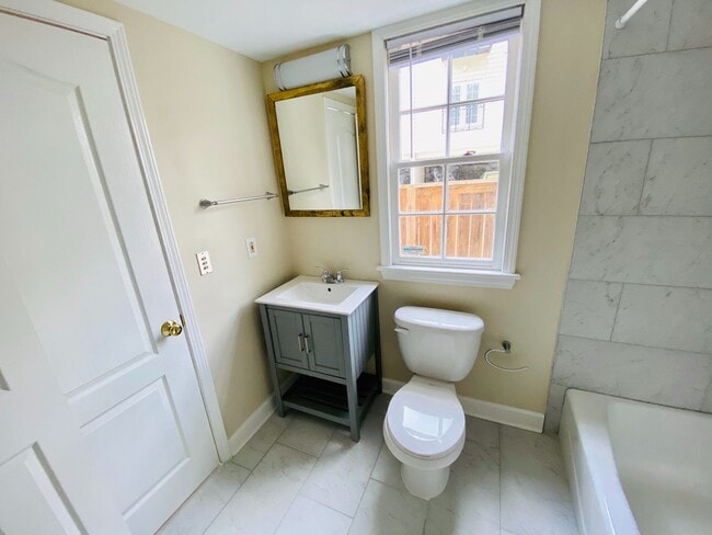 Building Photo - 98 Lummus Dr.- Bonnie's Cottage