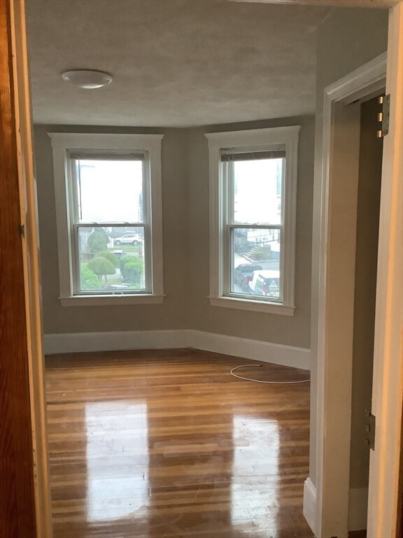 Building Photo - 19-21 Glendale St