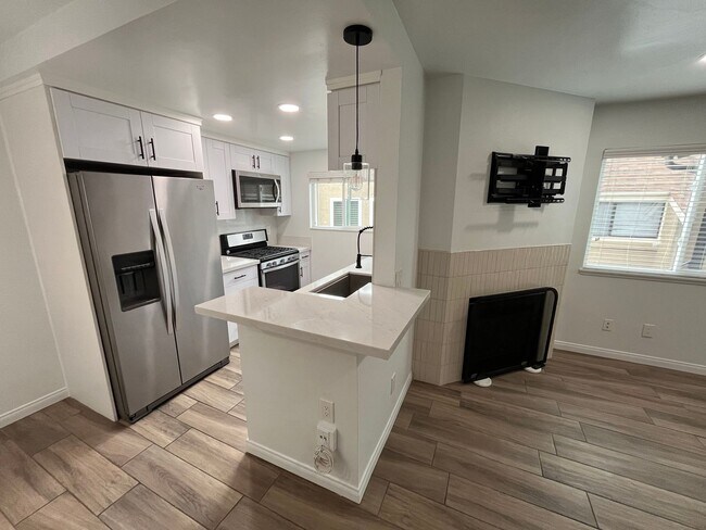 Building Photo - M76 - Rego