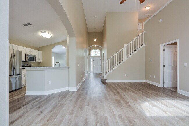 Building Photo - 8344 Lake Amhurst Trail