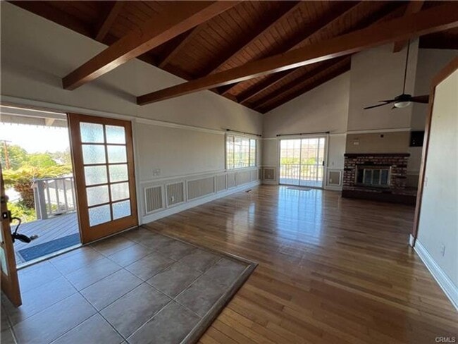 Building Photo - One-of-a-Kind Home with Stunning Views and...