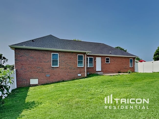 Building Photo - 576 Deer Path